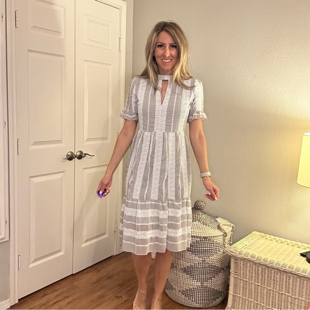 Gianni Bini MIDI Dress Size M Gray & White